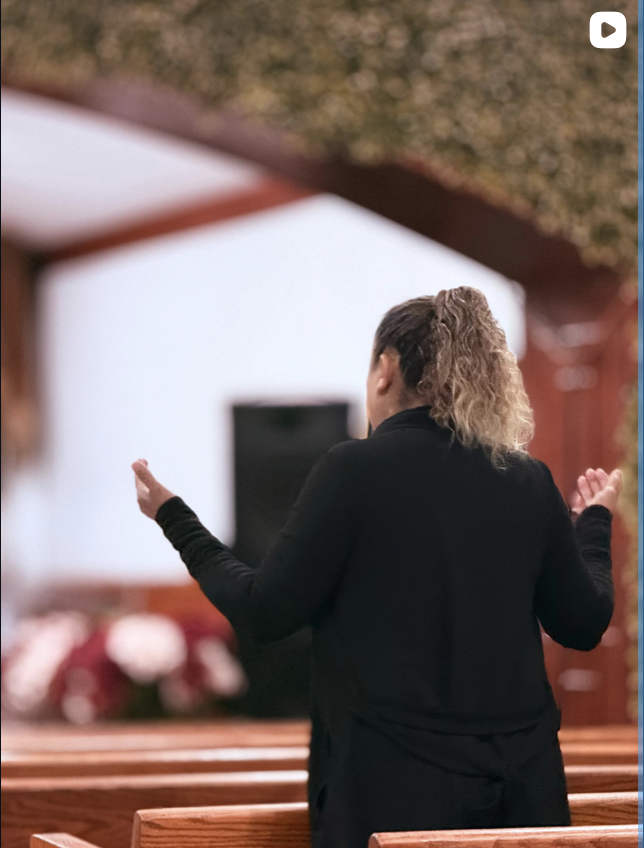 Worship at Casa de Dios Monte de Sion